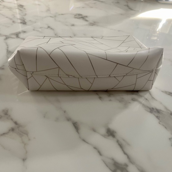 Lancôme cosmetic bag (makeup case) - Picture 3 of 7